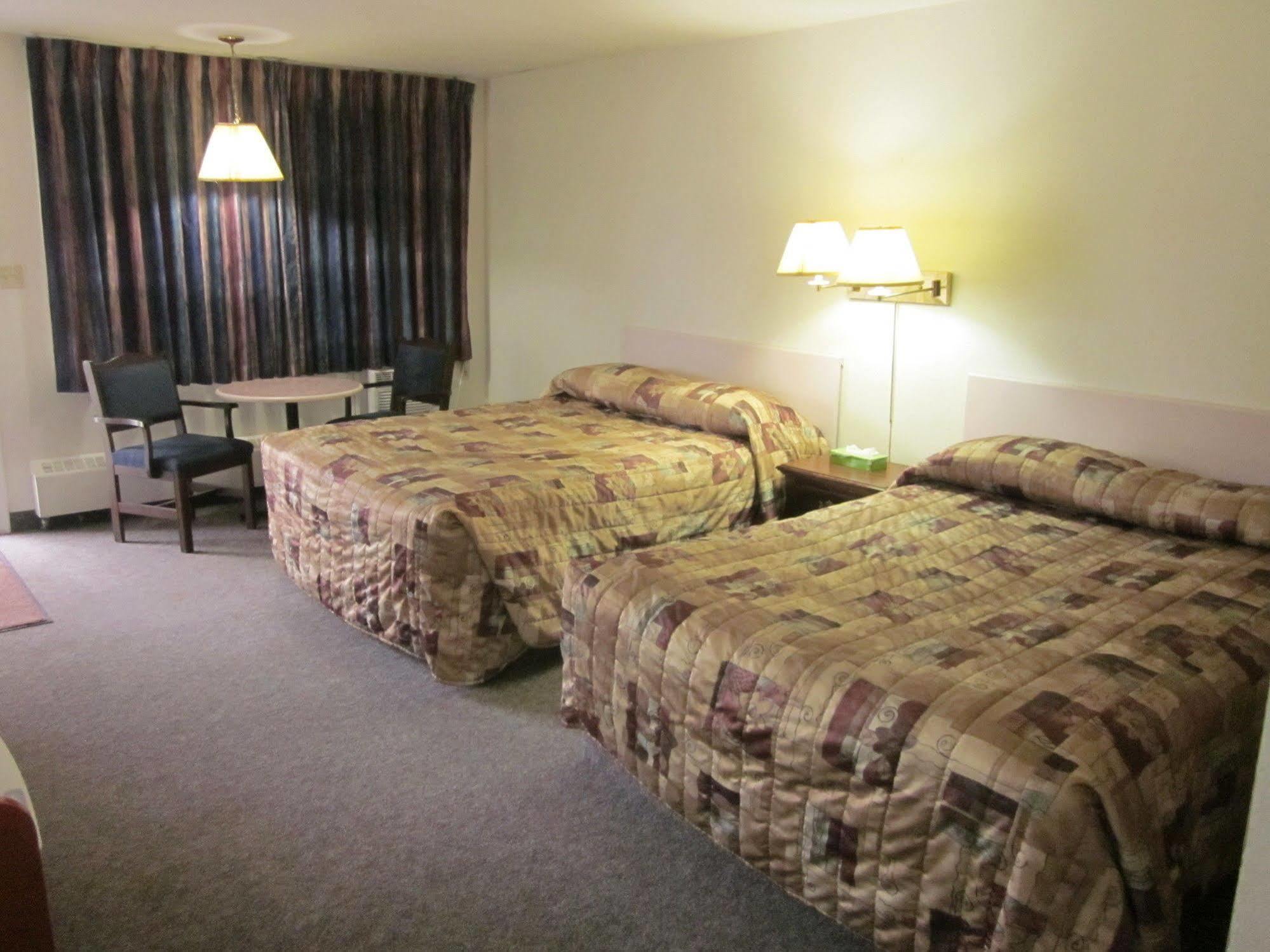 Chinook Motel Lethbridge Exterior photo